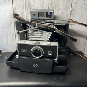 Vintage Polaroid Automatic 250 Land Camera With Flash Case and film UNTESTED